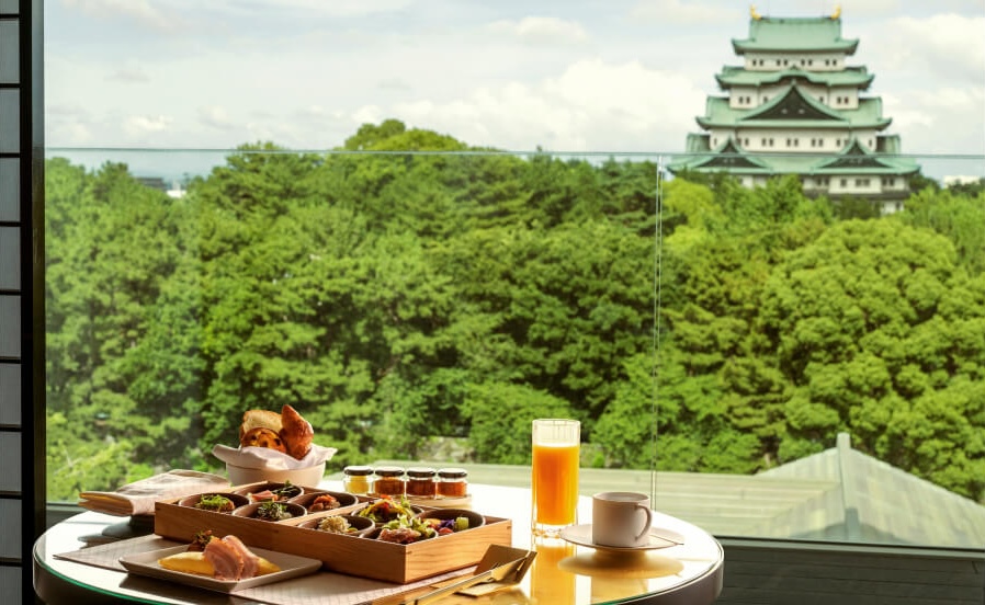朝食